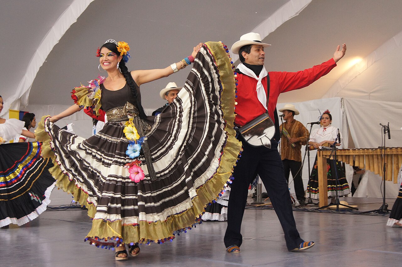Exhibition of Colombian baile folklorico at the Monterrey Institute of Technology and Higher Education, Mexico City